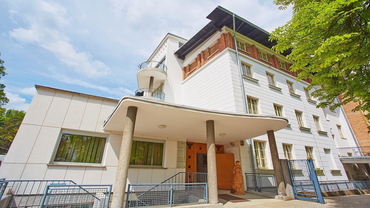 Bed and Breakfast Saint Ignatius Retreat House Любляна Экстерьер фото